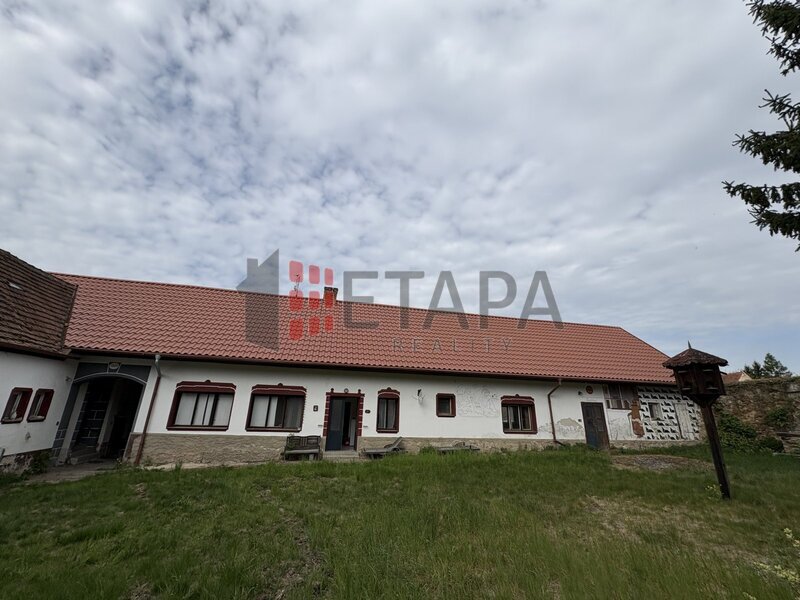 Zemědělská usedlost s developerským potenciálem – Kbelnice, Strakonicko (7 719 m²)