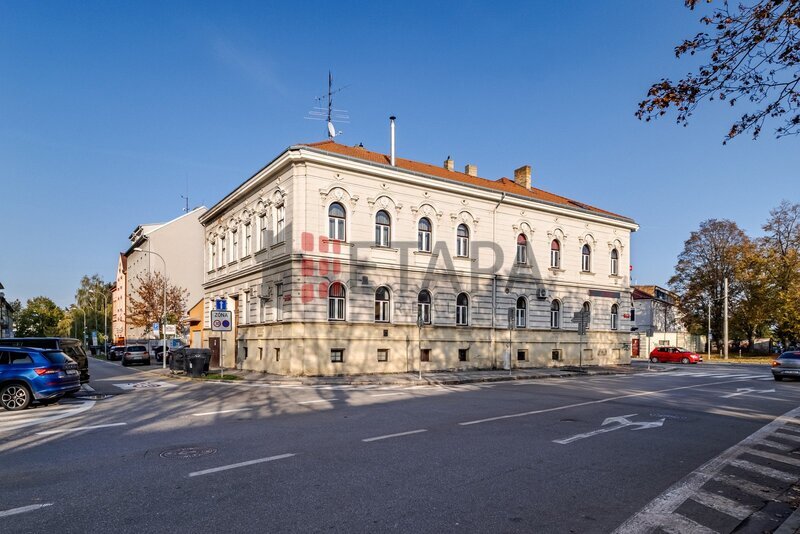 Prodej pěkného mezonetového bytu s lodžií na Pražské tř. v Českých Budějovicích.