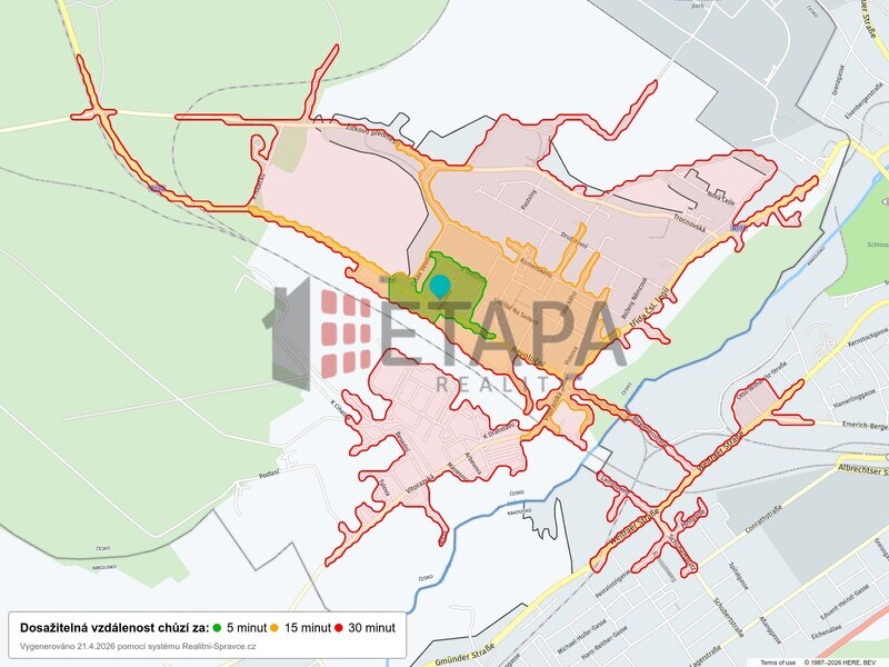 Prodej bytu 1+1 s balkónem v ulici Riegrova v Českých Velenicích.