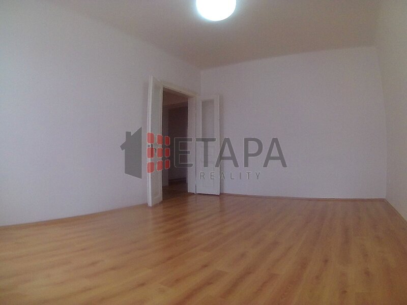 Pronájem bytu 2+1 v domě po celkové rekonstrukci v Chelčického ulici v Českých Budějovicích