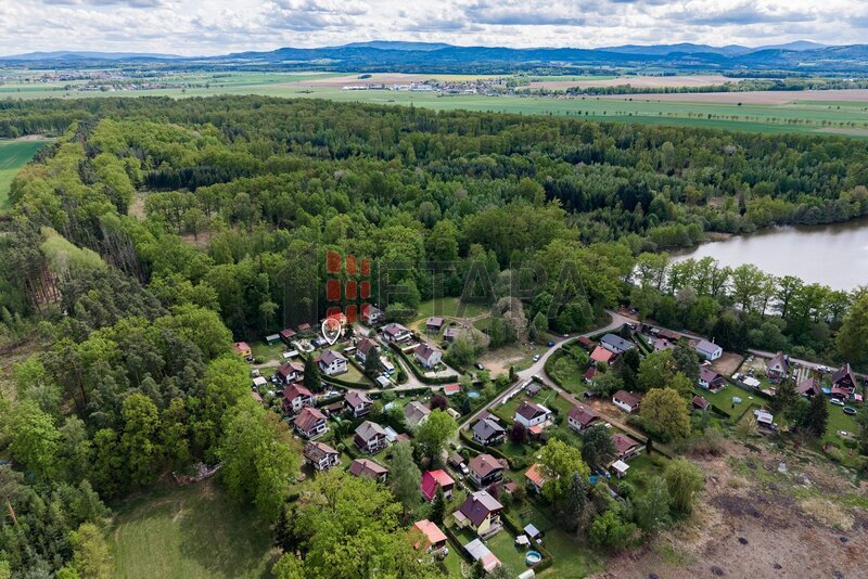 Prodej zděné chaty s vlastním pozemkem u obce Břehov.