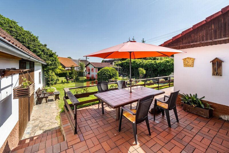 Rodinný dům s atmosférou chalupy a krásnou zahradou v Pohoří u Mirovic.