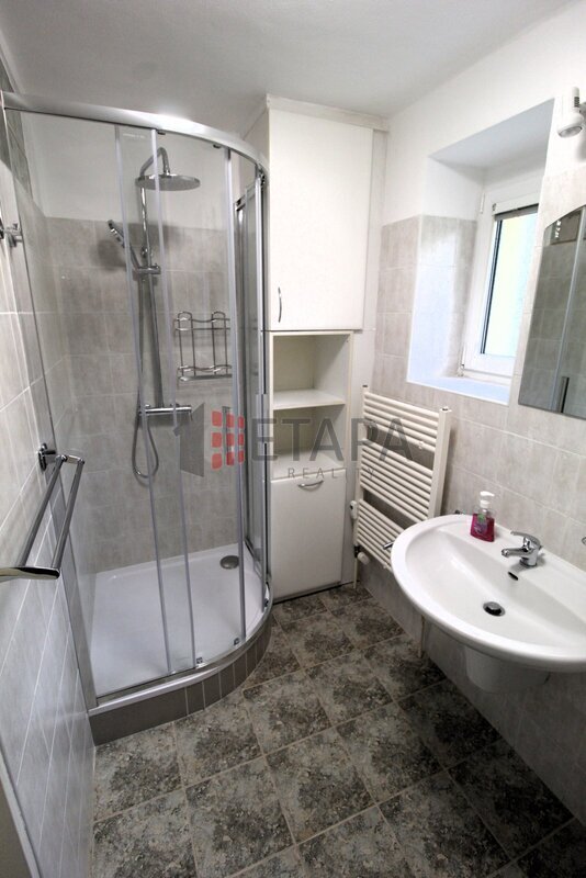 Pronájem bytu 2+1 v ulici Čéčova v Českých Budějovicích.