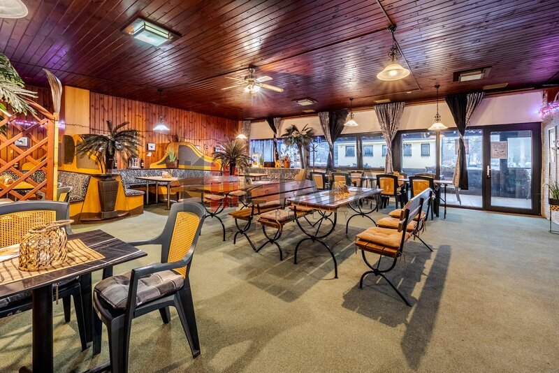 Prodej 100% podílu v s. r. o. s budovou v Českých Budějovicích.