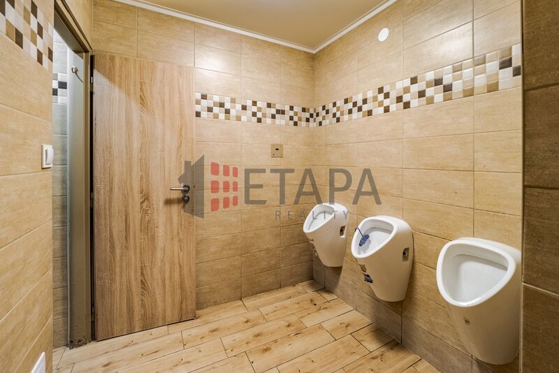 Prodej 100% podílu v s. r. o. s budovou v Českých Budějovicích.