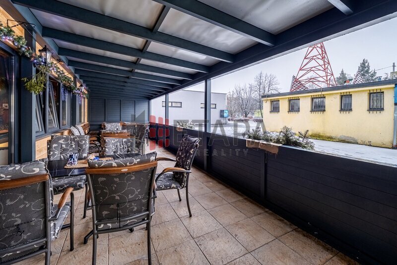 Prodej 100% podílu v s. r. o. s budovou v Českých Budějovicích.