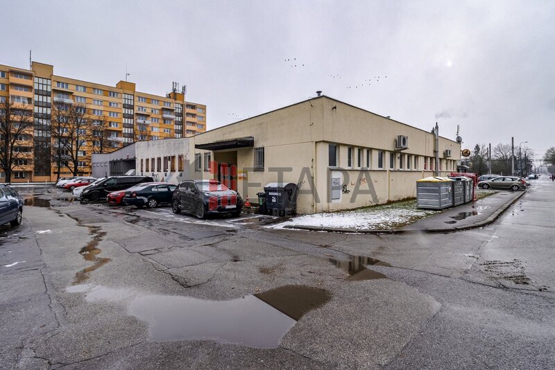 Prodej 100% podílu v s. r. o. s budovou v Českých Budějovicích.