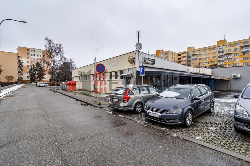 Prodej 100% podílu v s. r. o. s budovou v Českých Budějovicích.